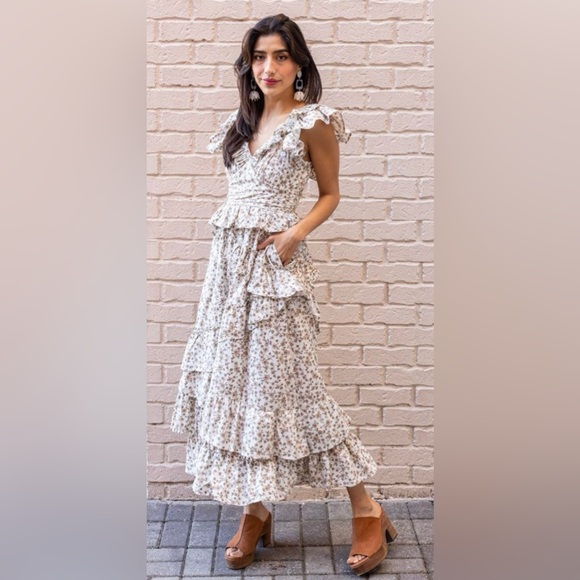 ❤️ EN SAISON Gianna Floral Ruffle Smocked Dress with cutout Back. Size:M - Picture 2 of 14